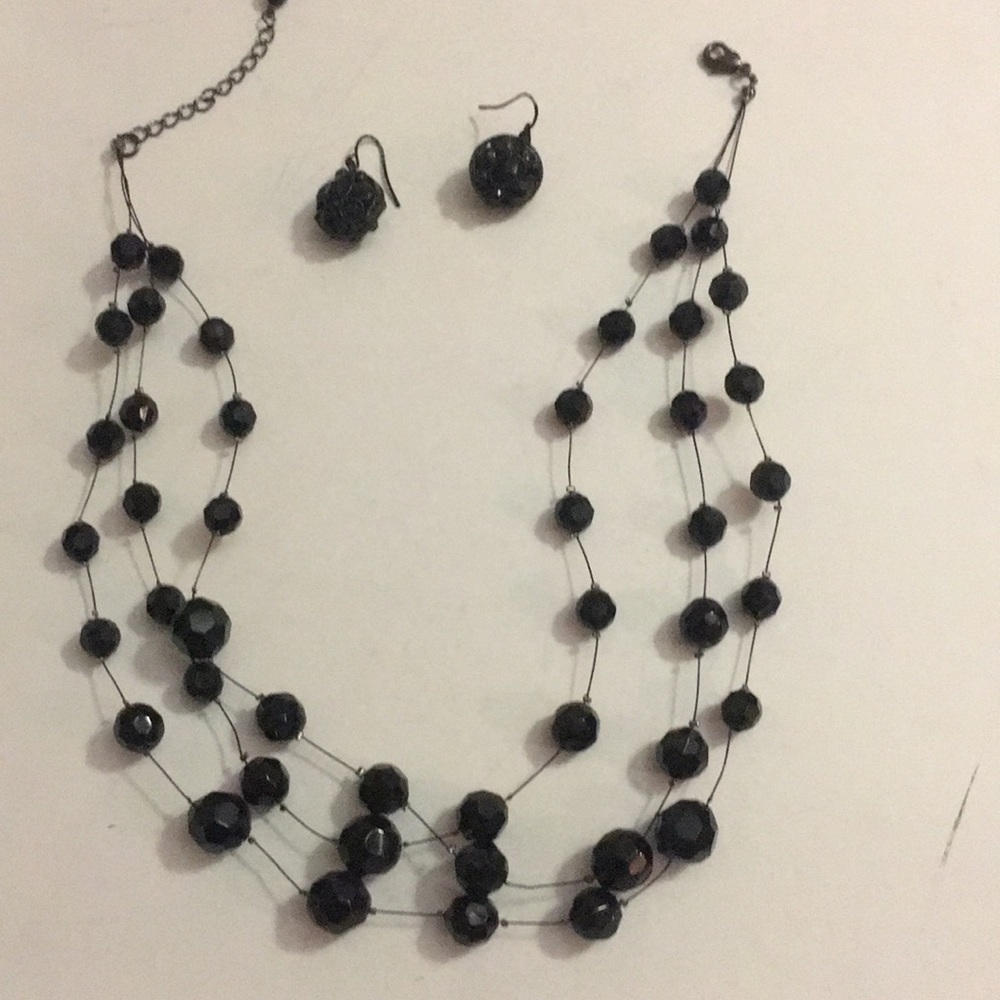 Black necklace and earrings set